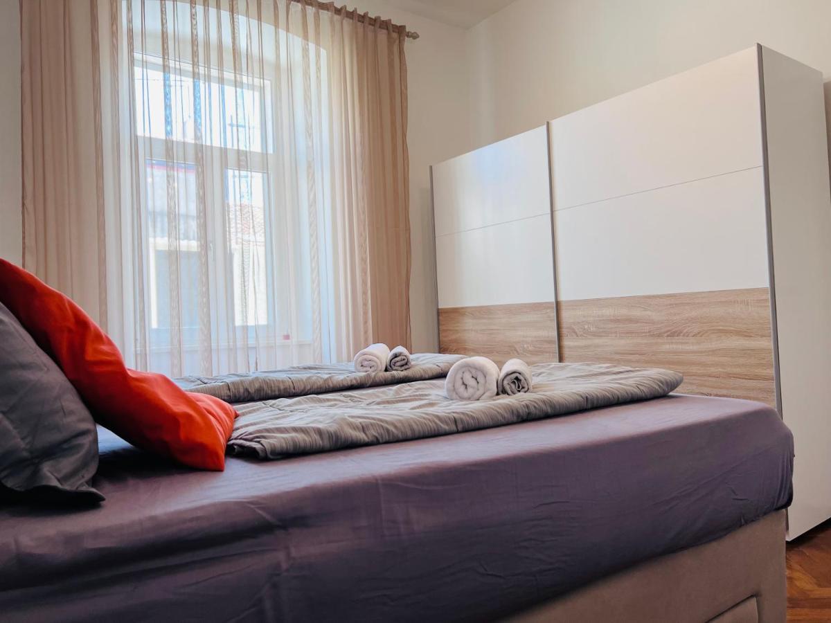 Apartment For Special Getaway Rose PUY Eksteriør bilde